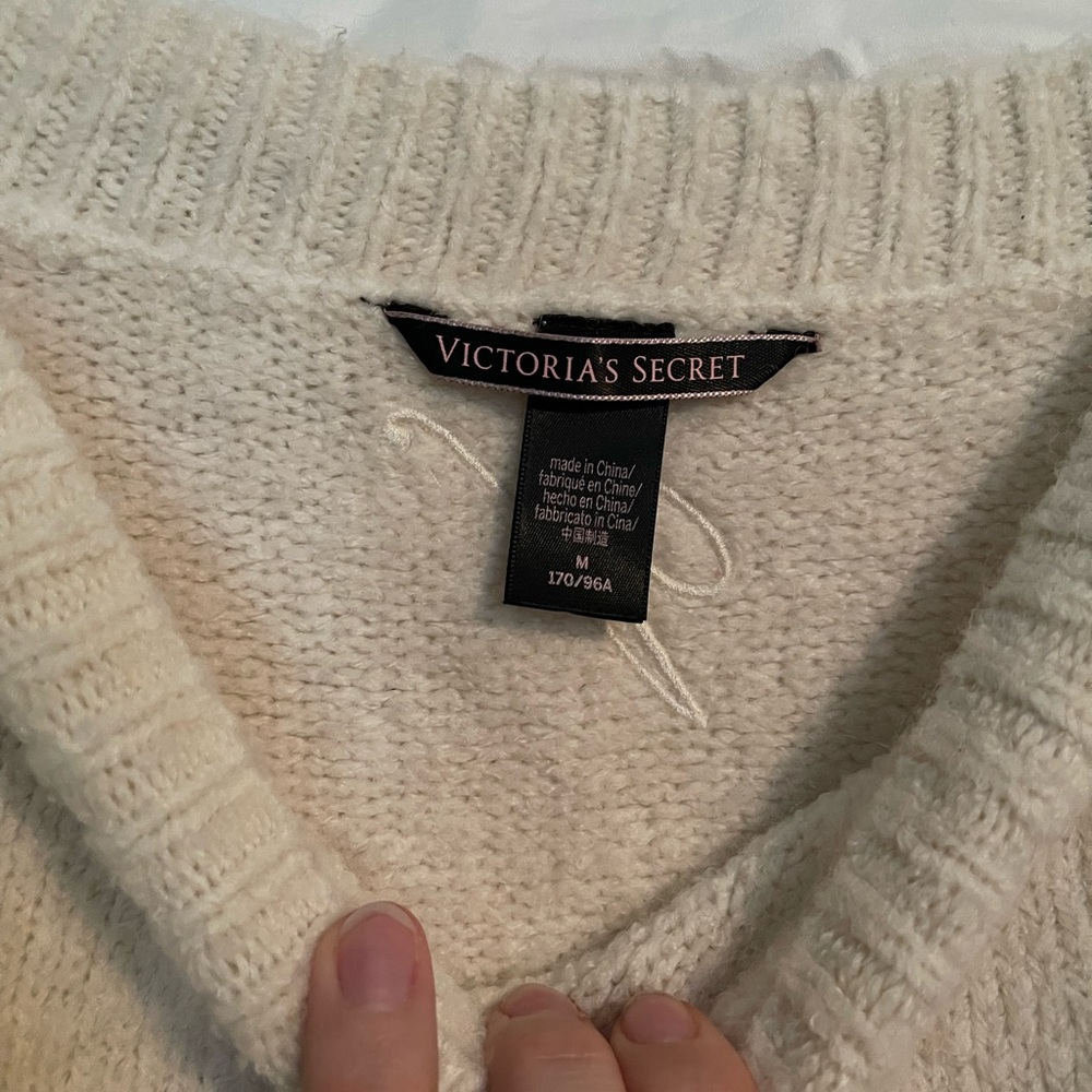 Victoria’s Secret Sweater Size M - Picture 3 of 5